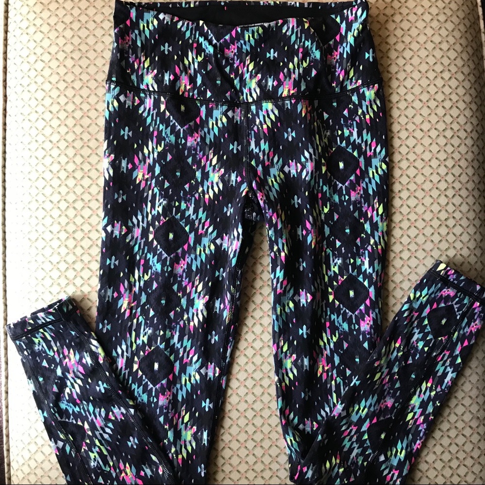 VICTORIA’S SECRET KNOCKOUT LEGGINGS